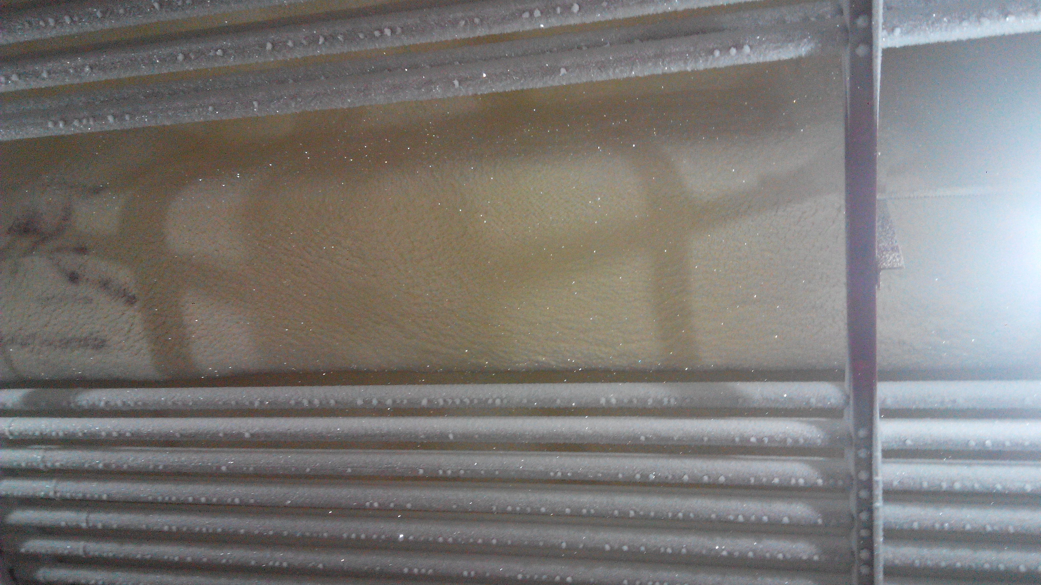 在使用中的冷库顶棚聚氨酯保温喷涂层